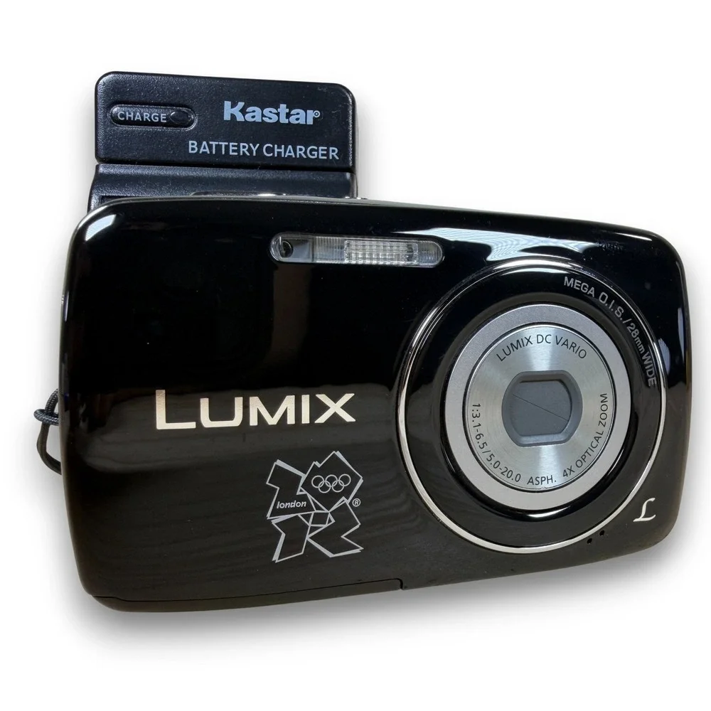 Panasonic Lumix DMC-S3 14.0MP‎ Digital Camera Bundle Black w/ Charger + Battery